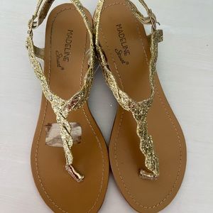 Used women sandals, size 7, with heel, gold